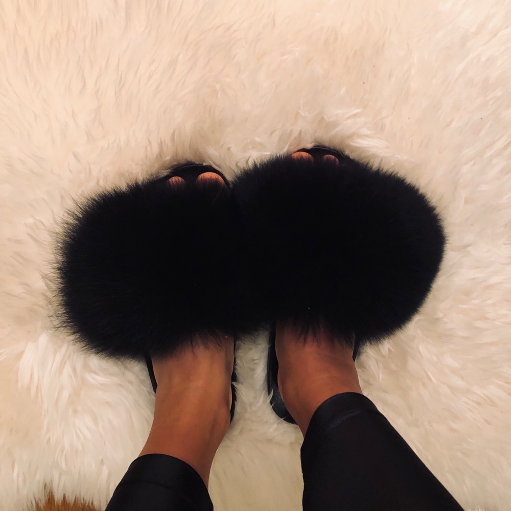 Fox fur slippers